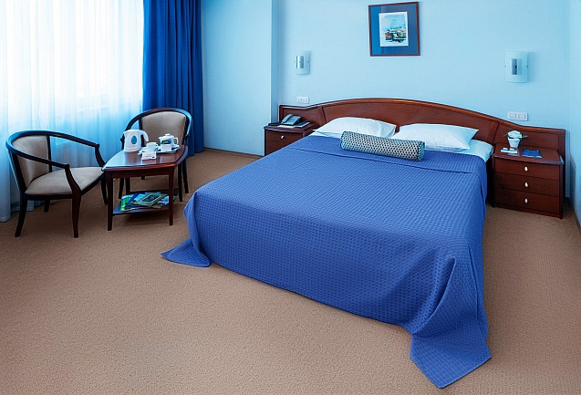 Vip-комната для переговоров - Стандартный улучшенный (двуспальная кровать) - 5000 Р/сутки